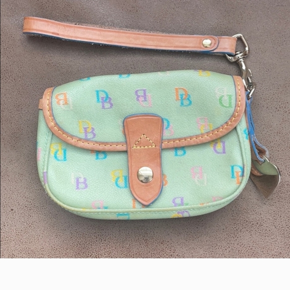 Dooney & Bourke Handbags - Dooney & Bourke Y2K wristlet